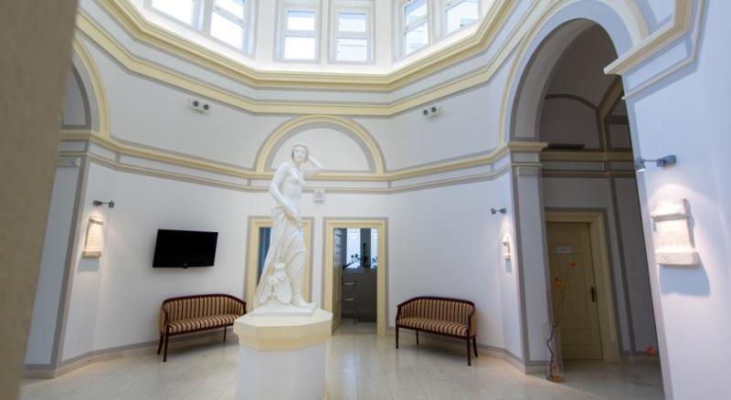 Rimske Terme - Hotel Zdraviliski Dvor Rimske Toplice Εξωτερικό φωτογραφία